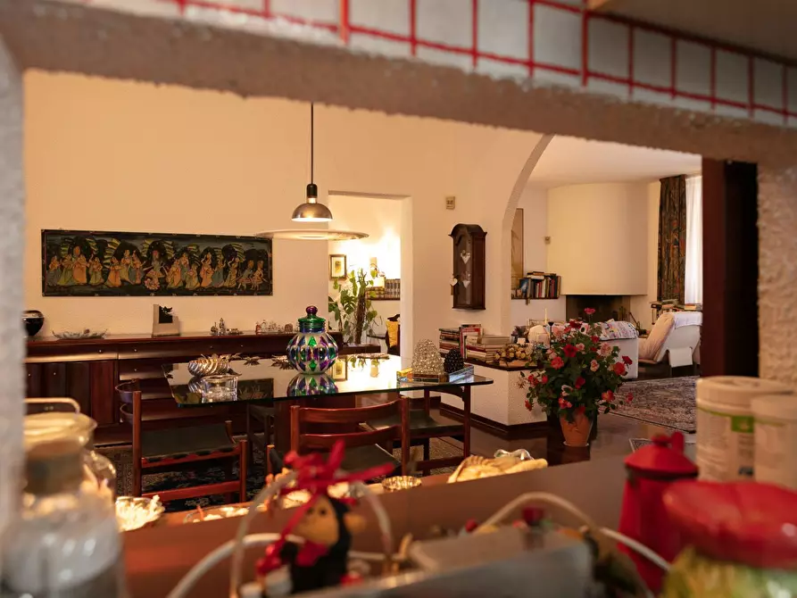 Immagine 37 di Villa in vendita  in Via Baracca 6 a Casorate Sempione