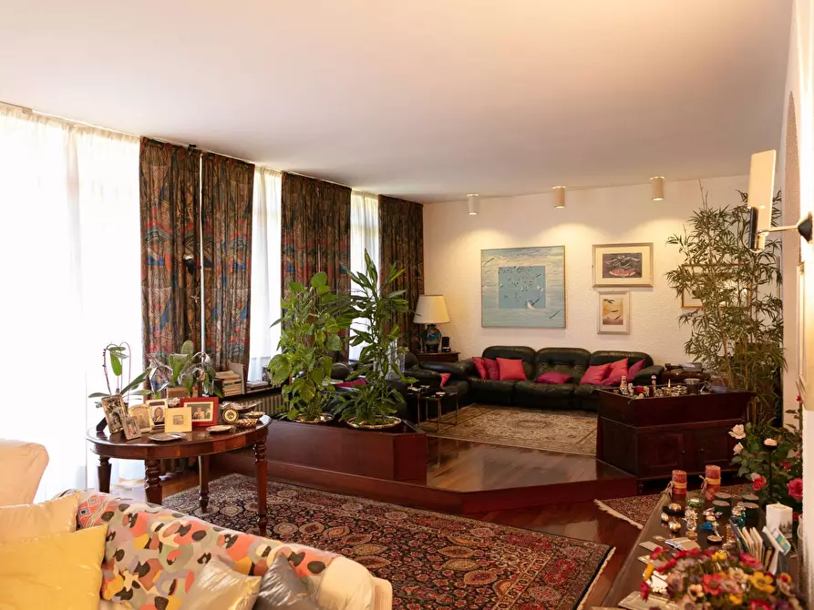 Immagine 39 di Villa in vendita  in Via Baracca 6 a Casorate Sempione