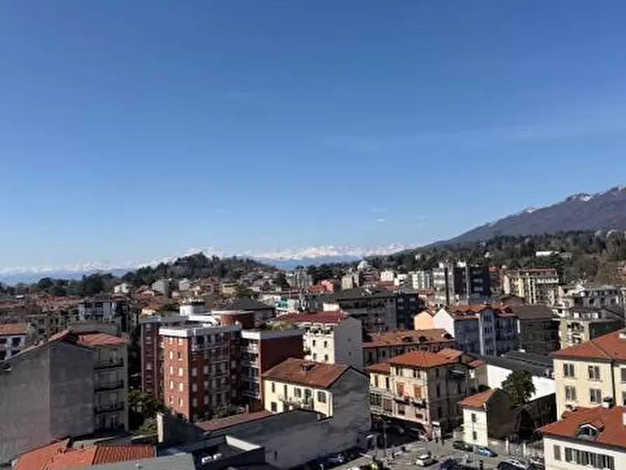 Immagine 21 di Appartamento in vendita  in Via Rainoldi 23 a Varese