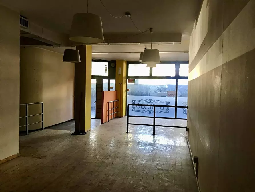 Immagine 8 di Locale commerciale in affitto  in Via Manin 30 a Varese