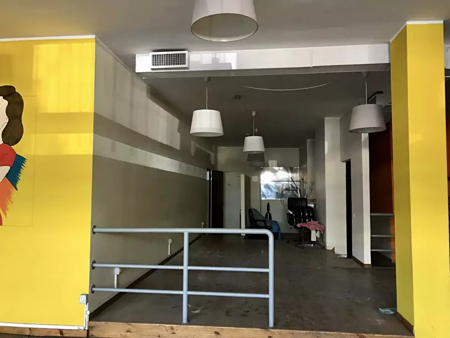 Immagine 9 di Locale commerciale in affitto  in Via Manin 30 a Varese