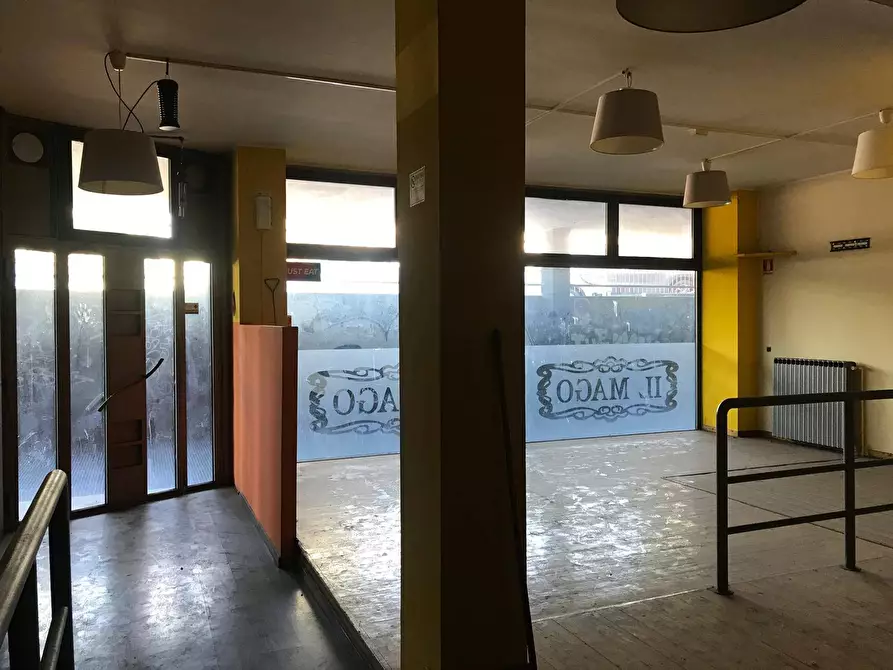 Immagine 10 di Locale commerciale in affitto  in Via Manin 30 a Varese
