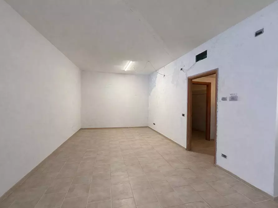 Immagine 4 di Locale commerciale in affitto  in Viale Belforte 178 a Varese