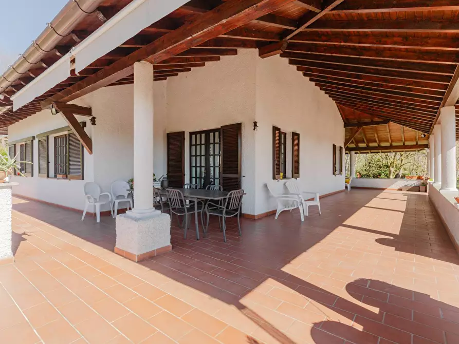 Immagine 23 di Villa in vendita  in VIA ALESSANDRO VOLTA 25 a Carnago