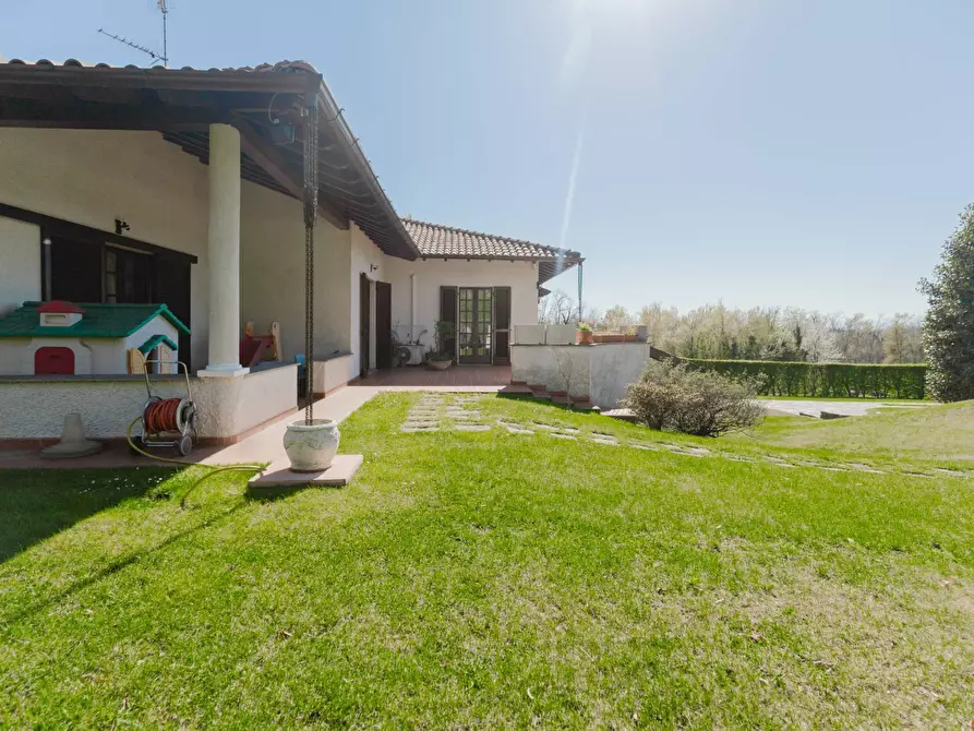 Immagine 15 di Villa in vendita  in VIA ALESSANDRO VOLTA 25 a Carnago