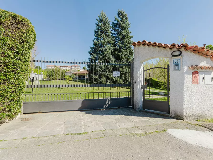 Immagine 48 di Villa in vendita  in VIA ALESSANDRO VOLTA 25 a Carnago