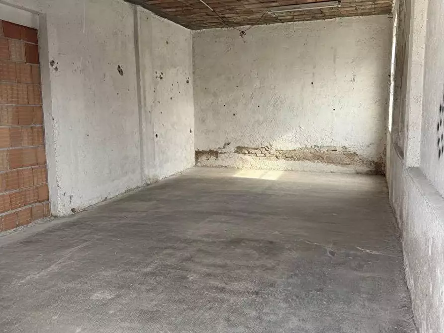 Immagine 1 di Locale commerciale in affitto  in Via Bainsizza a Varese