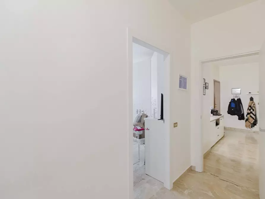 Immagine 13 di Appartamento in vendita  in via carlo poma 4 a Varese