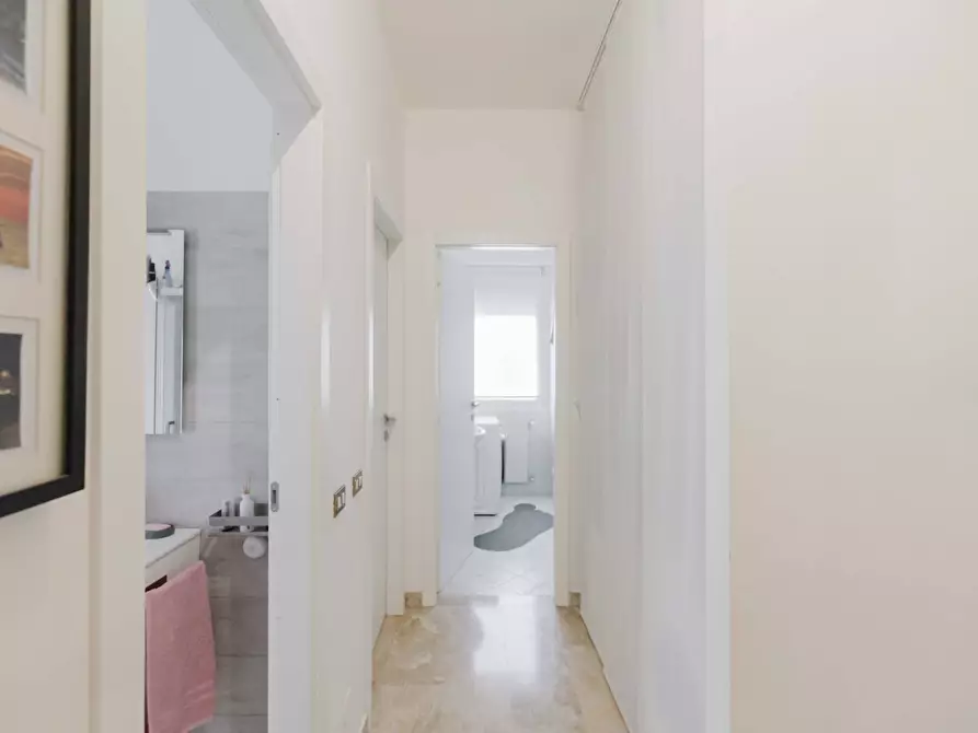 Immagine 14 di Appartamento in vendita  in via carlo poma 4 a Varese