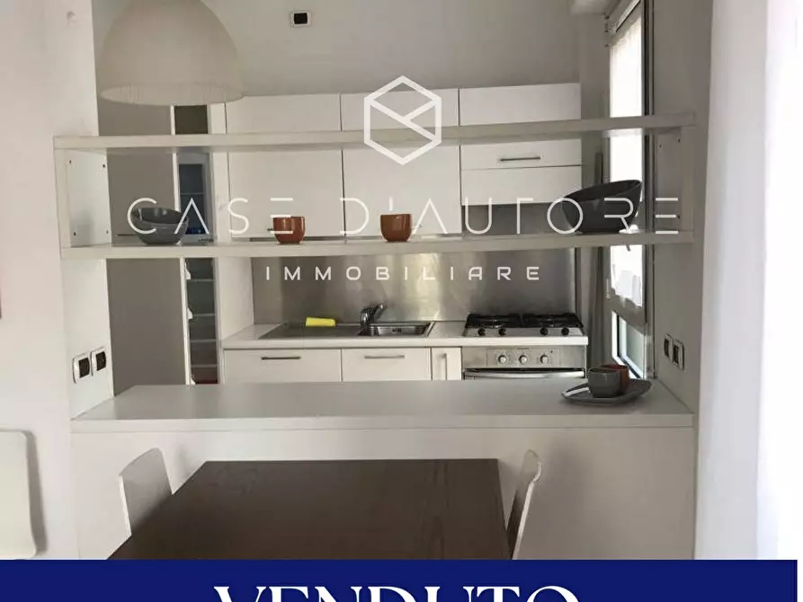 Immagine 1 di Appartamento in vendita  in Via Gozzi 2 a Varese