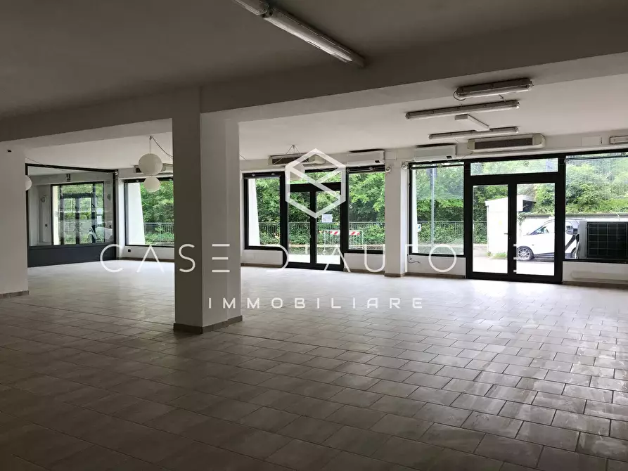 Immagine 4 di Locale commerciale in affitto  in Viale Belforte 178 a Varese
