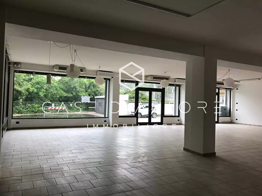 Immagine 6 di Locale commerciale in affitto  in Viale Belforte 178 a Varese