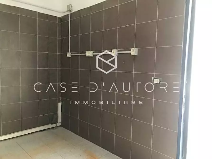 Immagine 15 di Locale commerciale in vendita  in Via Valcuvia 27 a Cittiglio