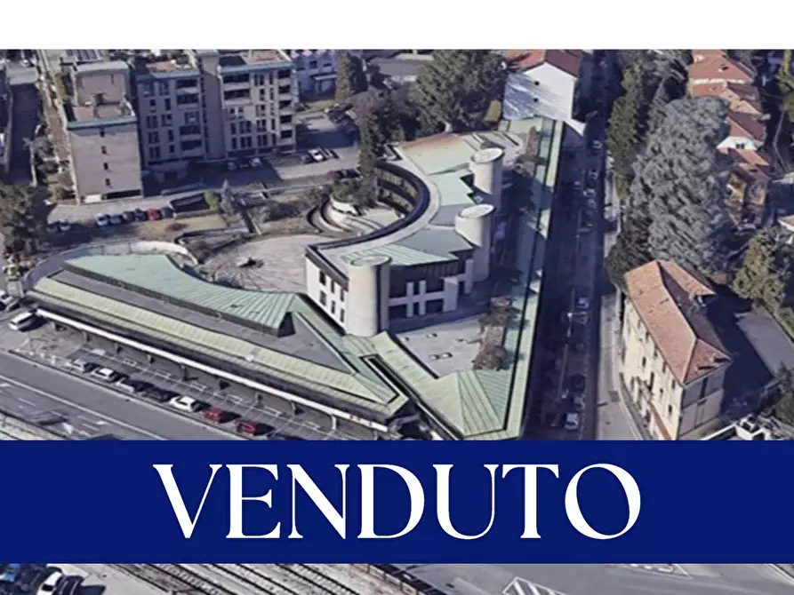Immagine 1 di Attività commerciale in vendita  in Via Casula 1 a Varese