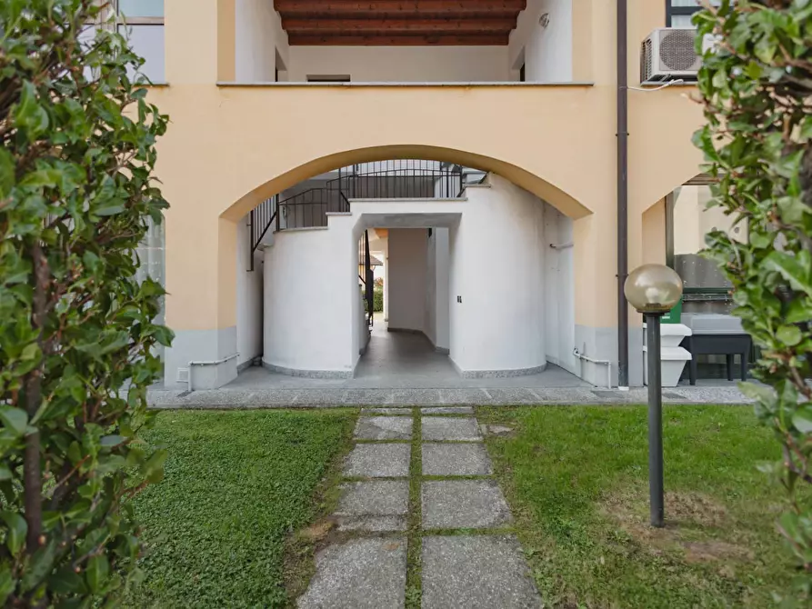 Immagine 2 di Appartamento in vendita  in via mazzini a Barasso