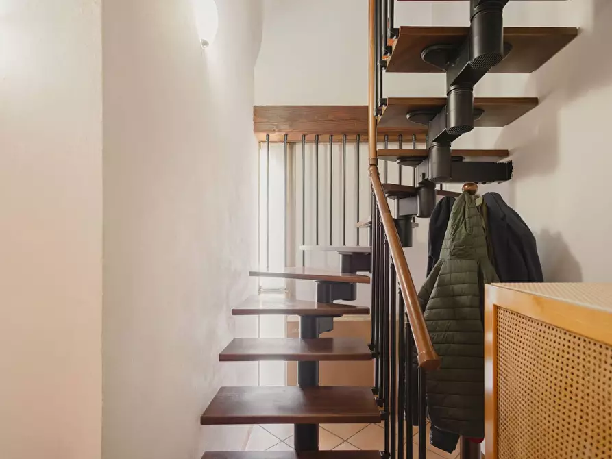 Immagine 11 di Appartamento in vendita  in via mazzini a Barasso