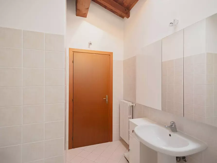 Immagine 17 di Appartamento in vendita  in via mazzini a Barasso