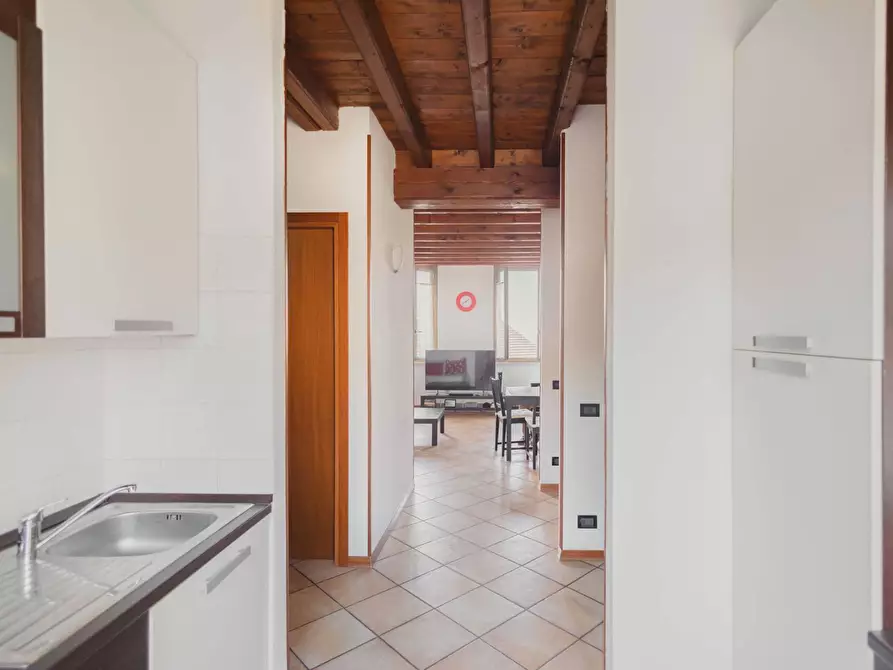 Immagine 8 di Appartamento in vendita  in via mazzini a Barasso