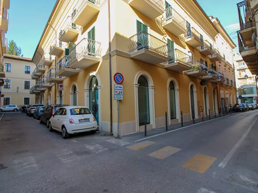 Immagine 12 di Locale commerciale in vendita  in Via Nazario Sauro a Teramo