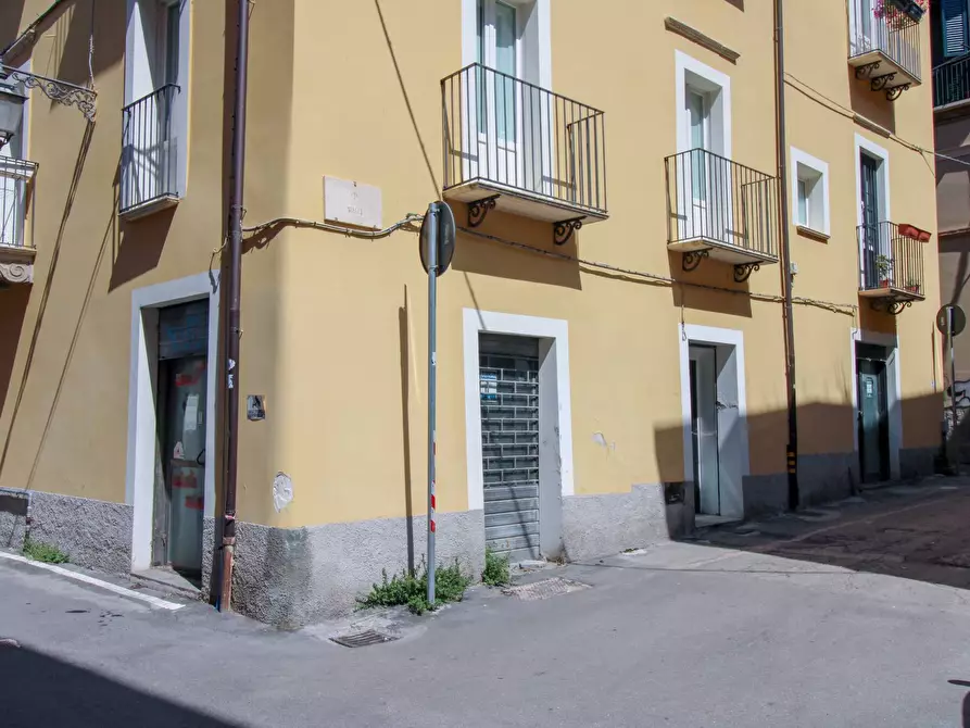 Immagine 3 di Locale commerciale in vendita  in via Stazio / a Teramo