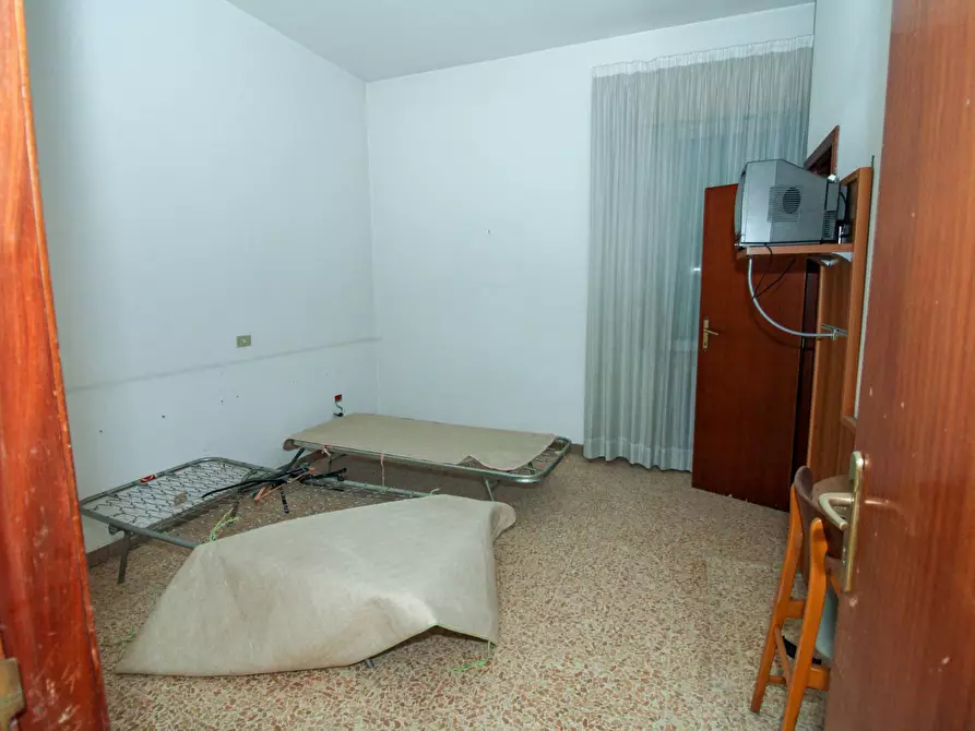 Immagine 13 di Palazzo in vendita  in Via Thaon De REvel a Giulianova