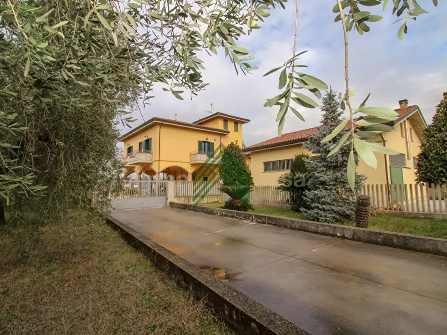 Immagine 1 di Villa in vendita  in Via Cupa 165 a Giulianova