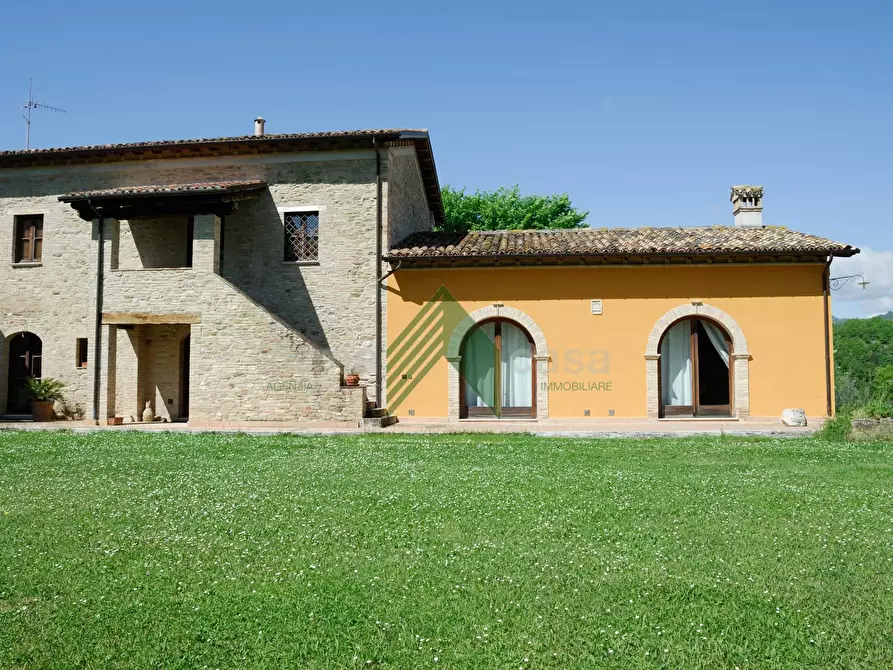 Immagine 1 di Villa in vendita  a Teramo