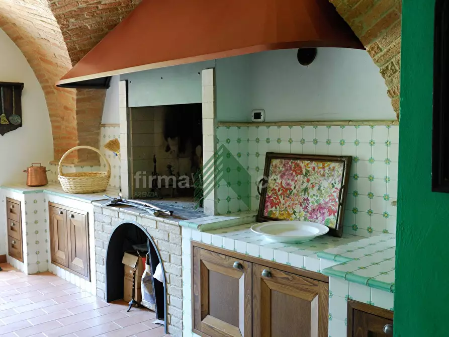 Immagine 25 di Villa in vendita  a Teramo