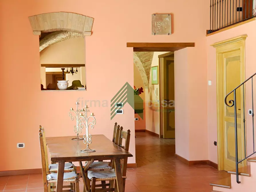 Immagine 35 di Villa in vendita  a Teramo