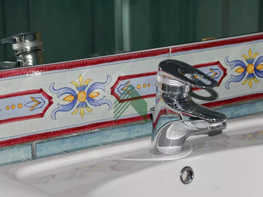 Immagine 41 di Villa in vendita  a Teramo