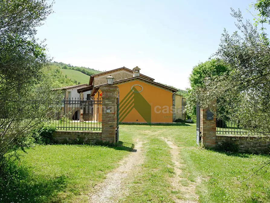 Immagine 56 di Villa in vendita  a Teramo