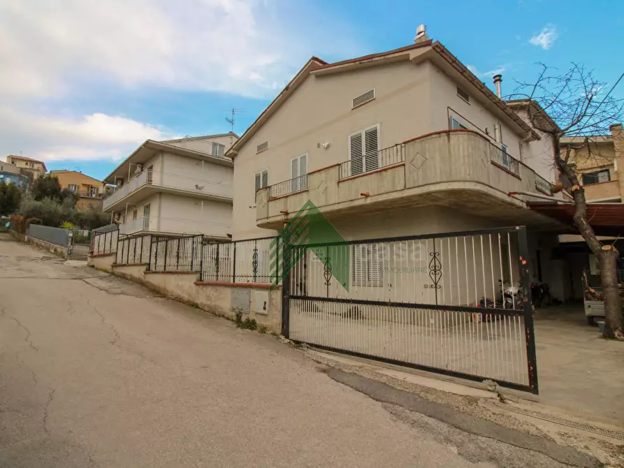 Immagine 2 di Appartamento in vendita  in vico primo / a Teramo