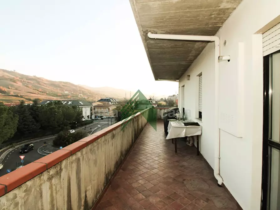 Immagine 18 di Appartamento in vendita  in Via Cona 108 a Teramo