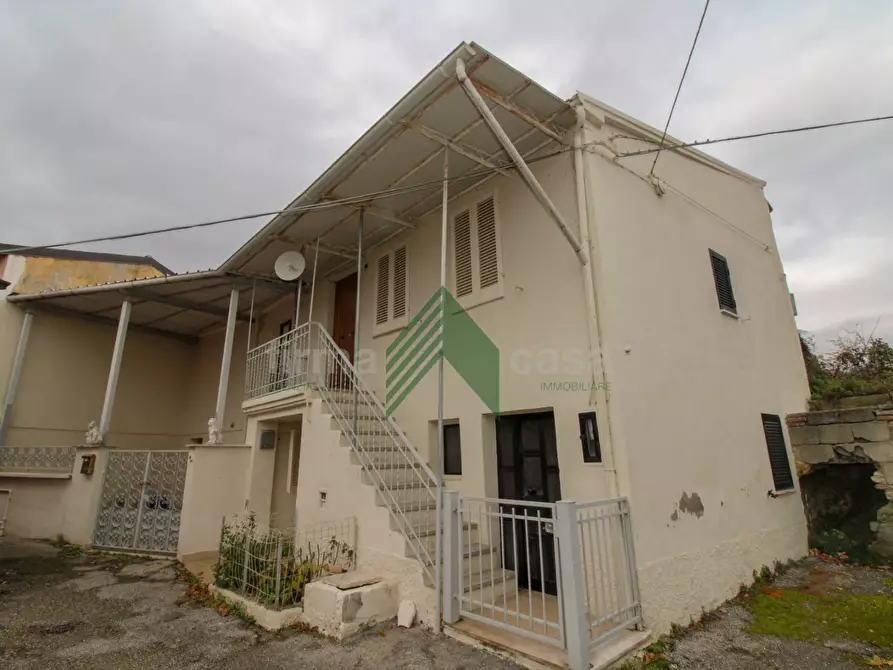 Immagine 1 di Villetta a schiera in vendita  in Località Villa Gesso a Teramo