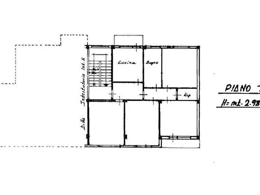 Immagine 21 di Palazzo in vendita  in Viale Crispi a Teramo