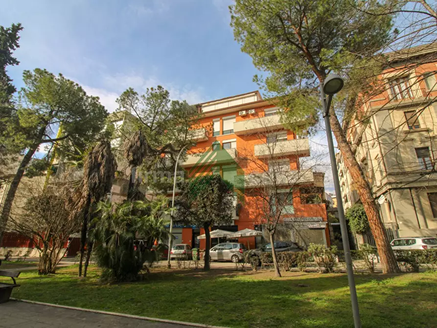 Immagine 4 di Appartamento in vendita  in viale Giuseppe Mazzini 6 a Teramo