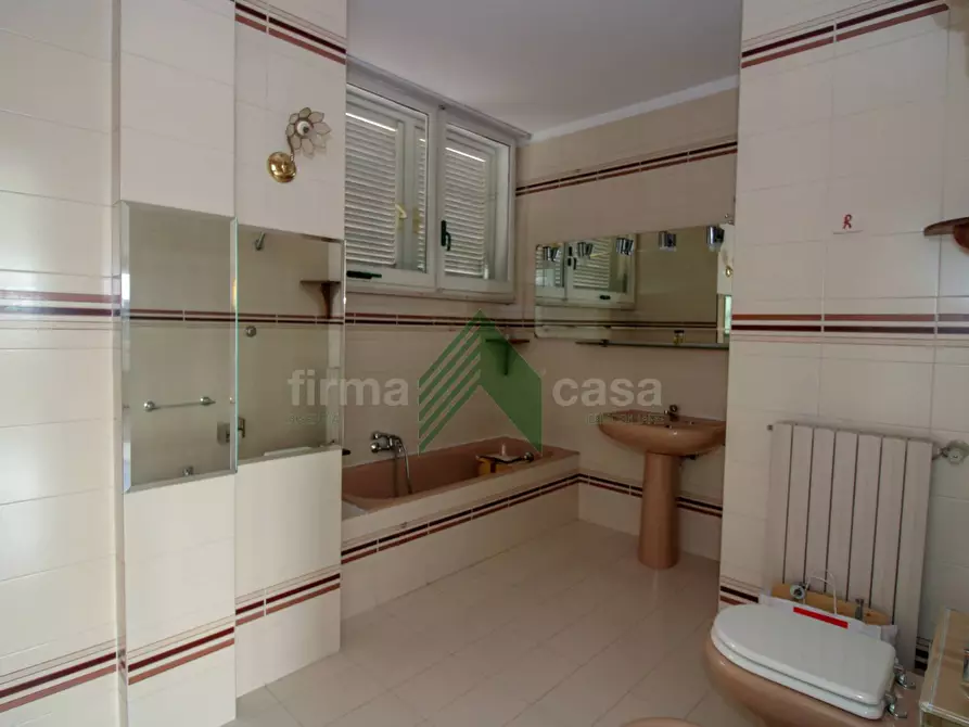 Immagine 23 di Appartamento in vendita  in viale Giuseppe Mazzini 6 a Teramo