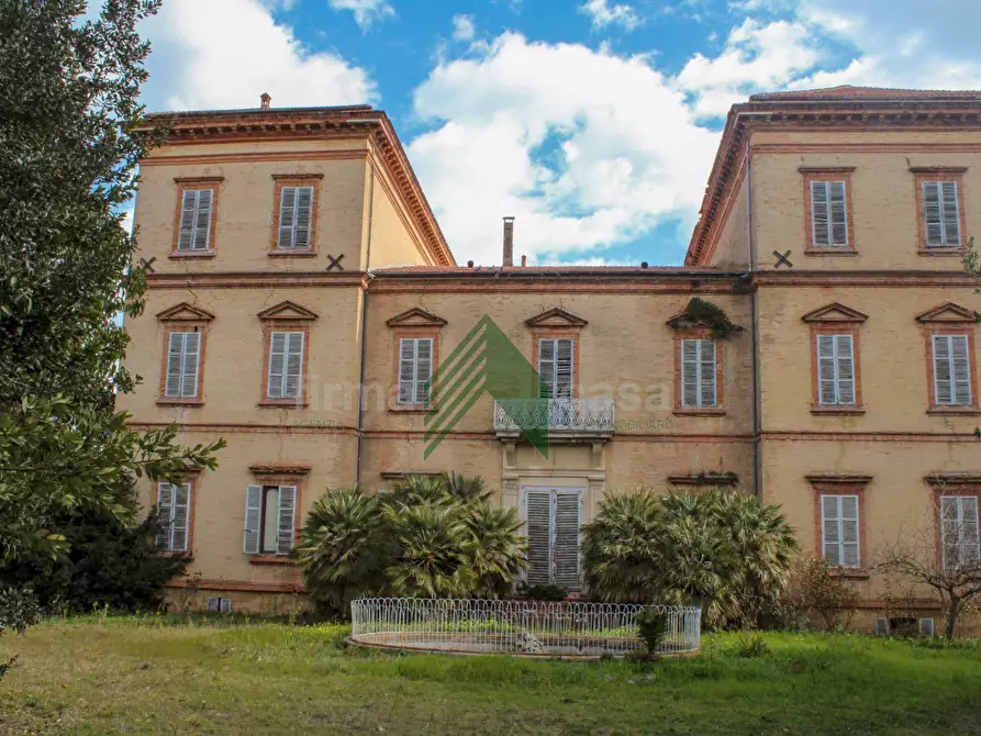 Immagine 1 di Villa in vendita  in VIA GRAMSCI 57 a Giulianova