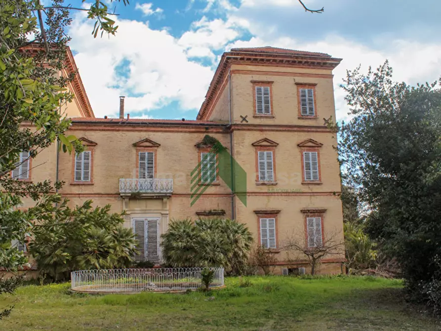 Immagine 3 di Villa in vendita  in VIA GRAMSCI 57 a Giulianova