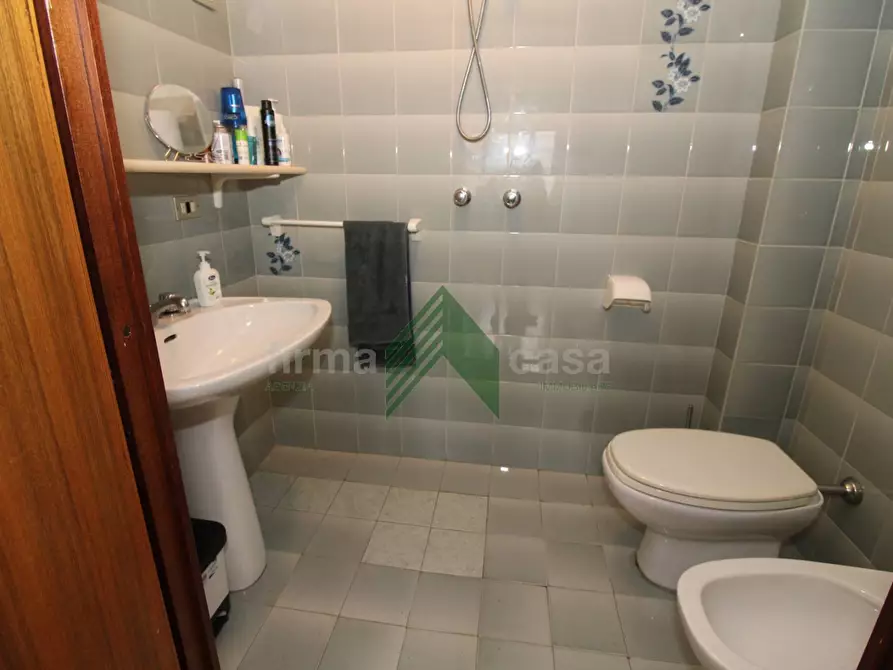 Immagine 30 di Ufficio in vendita  in via Felice Barnabei 34 a Teramo