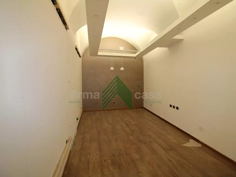 Immagine 3 di Locale commerciale in affitto  in Corso San Giorgio a Teramo