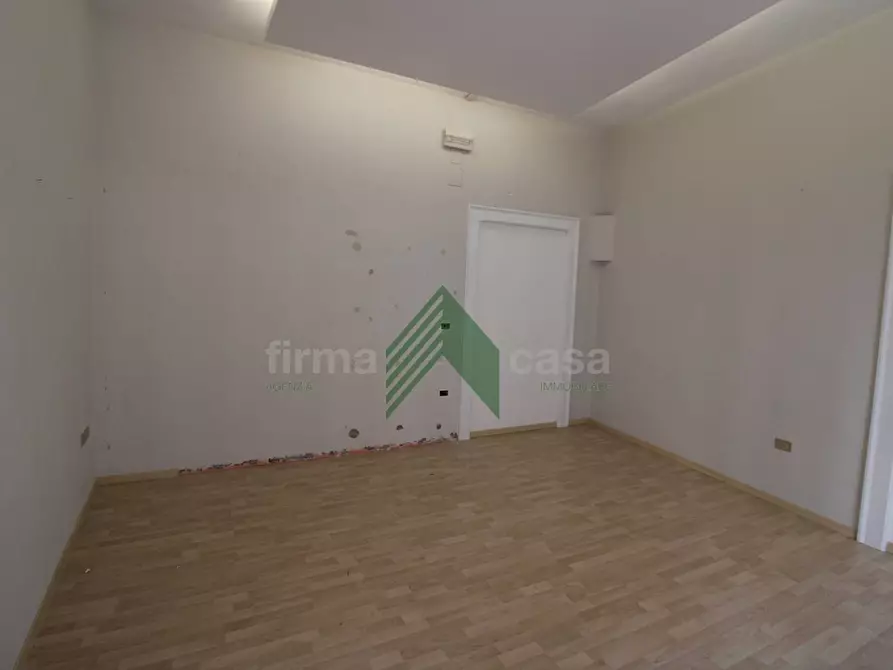 Immagine 6 di Locale commerciale in affitto  in Corso San Giorgio a Teramo