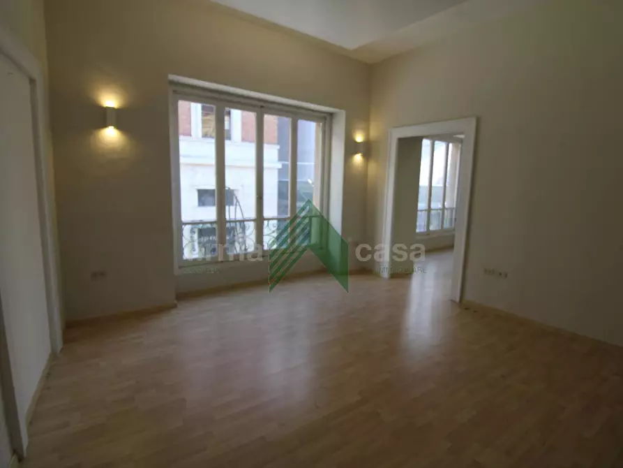 Immagine 9 di Locale commerciale in affitto  in Corso San Giorgio a Teramo