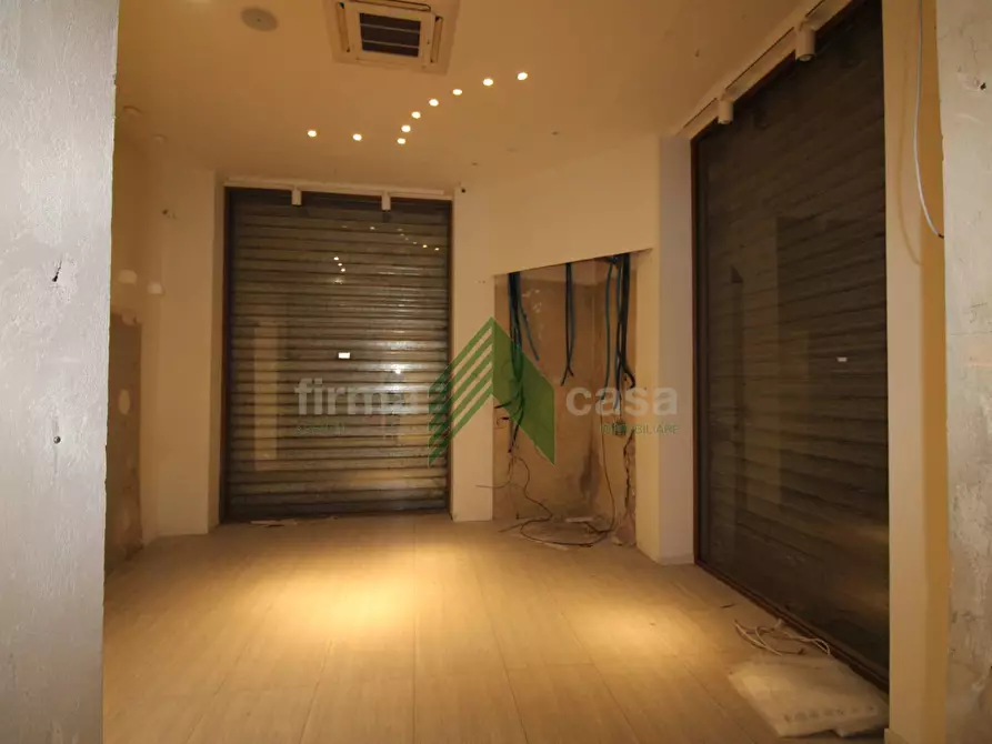 Immagine 12 di Locale commerciale in affitto  in Corso San Giorgio a Teramo