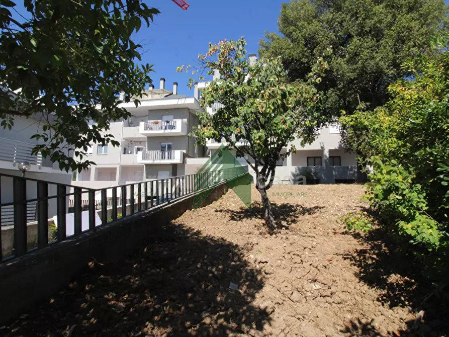 Immagine 2 di Appartamento in vendita  in via Cona 104/N a Teramo