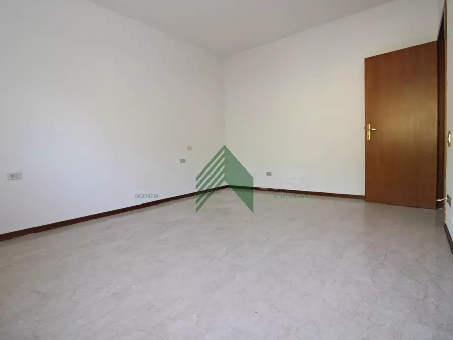 Immagine 18 di Appartamento in vendita  in via Cona 104/N a Teramo