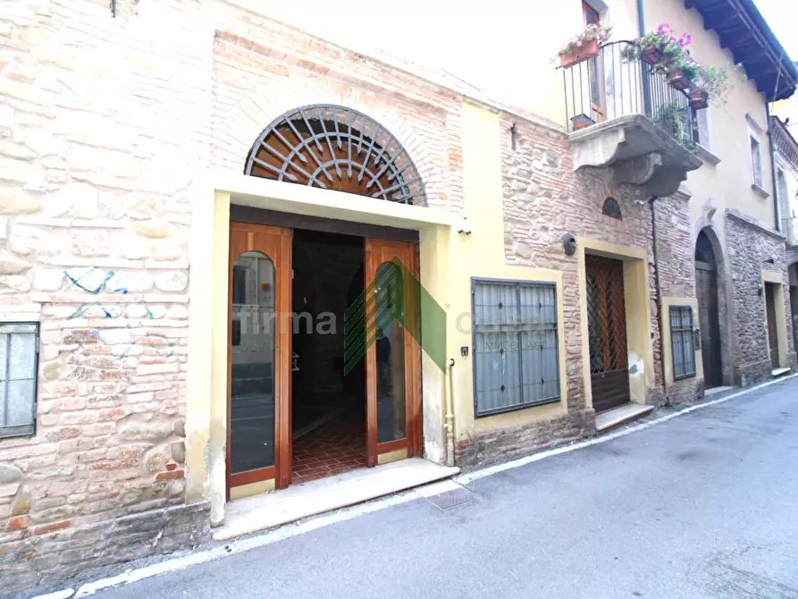 Immagine 1 di Locale commerciale in affitto  in via Stazio 17 a Teramo