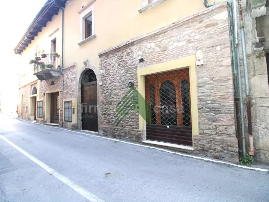 Immagine 2 di Locale commerciale in affitto  in via Stazio 17 a Teramo