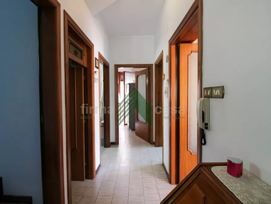 Immagine 13 di Appartamento in vendita  in via Scalepicchio 24 a Teramo