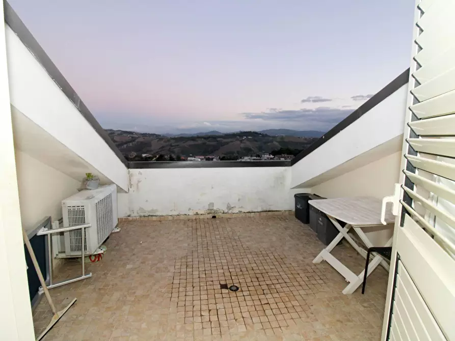 Immagine 16 di Attico in vendita  in via Aurini 1 a Teramo